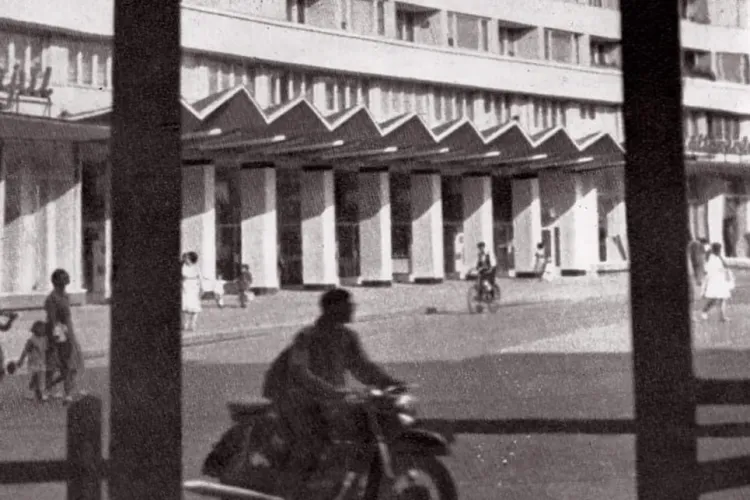 Amintiri din vechiul Cluj: Recunoașteți clădirea din imagine? Există și astăzi, dar atunci avea alt nume - Vezi FOTO