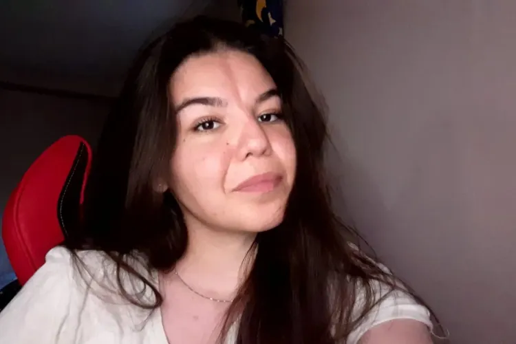 Deși se confruntă cu o boală grea, Florentina nu s-a oprit niciodată din luptat! Tânăra vrea să devină medic, după ce cancerul i-a luat frățiorul mai mic