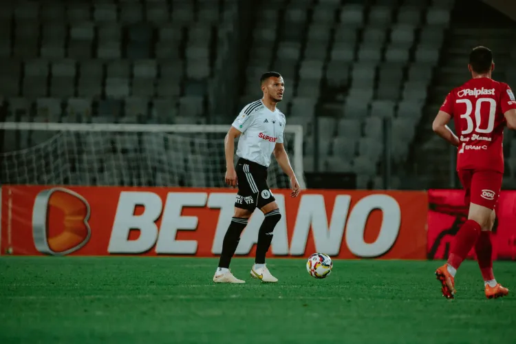 Un om de bază al celor de la U Cluj, în partea a doua a sezonului precedent, s-a despărțit de ”Șepcile Roșii”. Suma transferului