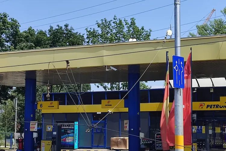 Cluj: Tramvai blocat pe strada Oașului. S-au rupt firele de curent - FOTO