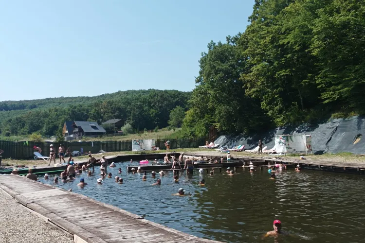 Turist clujean în concediu pe „litoralul bistrițenilor”: „Prețuri sub Cluj la băi, dar cel mai mult se ascultă manele/Păcat că nu e la Cluj așa ceva”