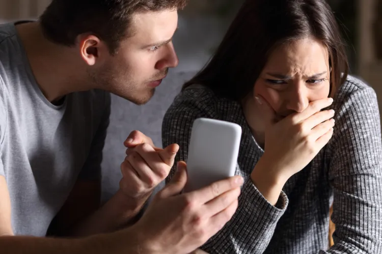 Gata să renunțe la libertate din cauza geloziei, un bărbat din Cluj-Napoca a incendiat mașina iubitei sale. Bărbatul plănuia să dea foc și casei