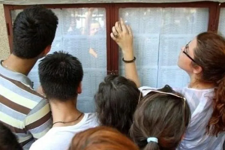 Un elev a dat Ministerul Educației în judecată din cauza notei primite la contestația de la Bac. Tânărul a câștigat procesul și studiază acum la Cluj 