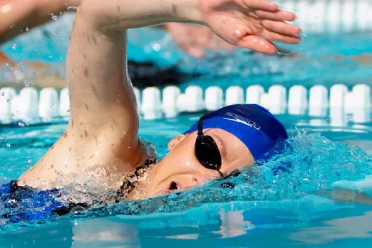 Clujenii din Borhanci, inundați la fiecare ploaie din cauza bazinului de înot: „Primăria nu a făcut lucrări pentru drenarea apelor pluviale”