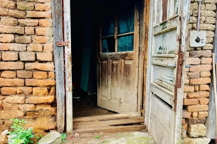 Două clujence sufletiste vor să ajute o familie greu încercată: „Sunt dintr-un cătun unde nici asfaltul n-a ajuns/Haideți să facem bine”