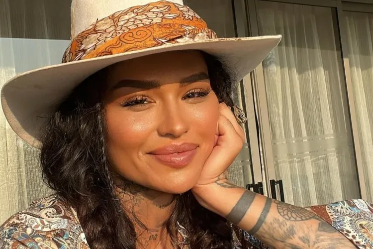 Cum arăta Diandra Doris, superba ispită din Cluj de la Insula Iubirii, înainte de intervenţiile estetice. Imaginea cu care defilează acum, total diferită