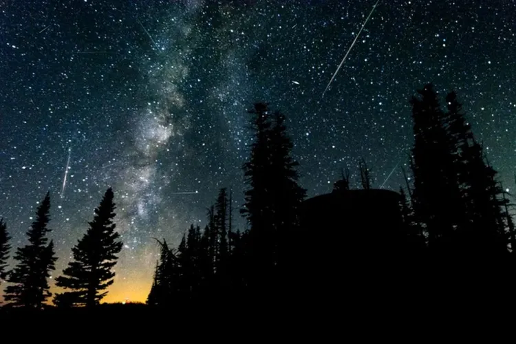 Perseidele, cel mai superb eveniment astronomic din această vară. Când poate fi văzută ploaia de stele căzătoare în Cluj