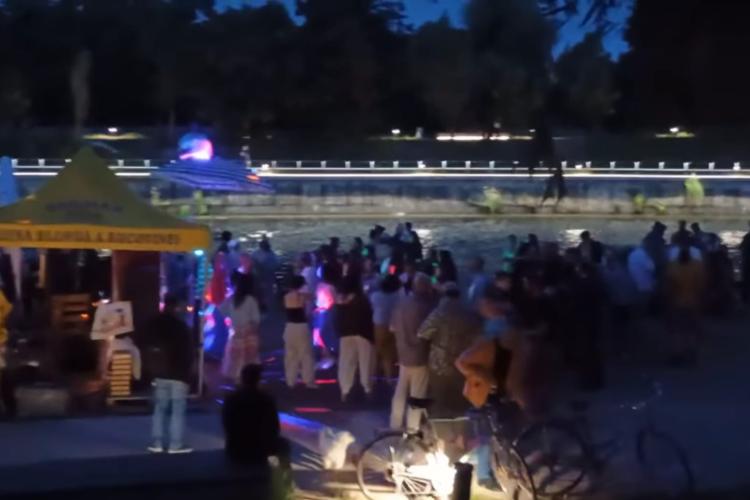 Marea a venit la Cluj, pe litoralul din Grigorescu, dar evenimentul i-a supărat pe mulți clujeni: „Deranj pentru locatari/Marea înghesuială”