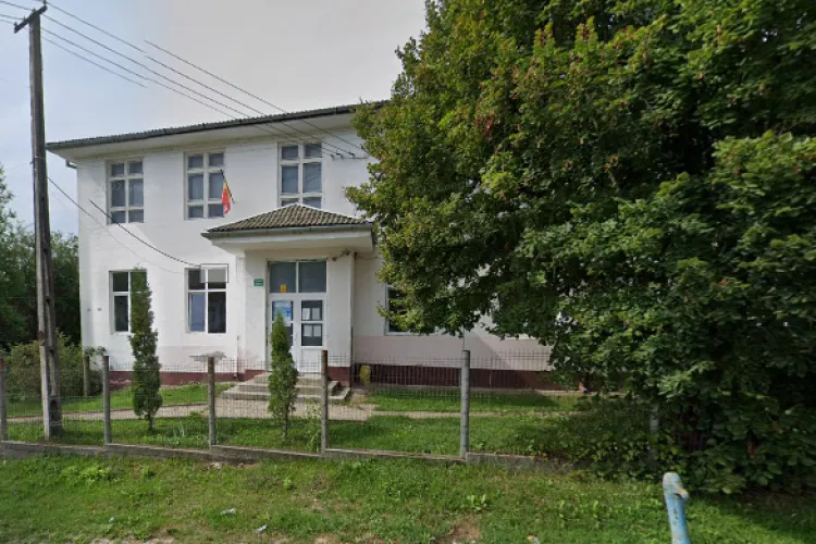 Două școli din Cluj au primit bani din fondul de rezervă al bugetului local, pentru reparații! Acoperișul uneia a fost distrus de furtună 