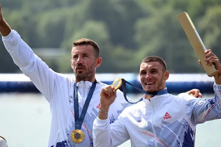 O nouă medalie de aur pentru România la JO din Franța. Marian Enache și Andrei Cornea sunt câștigătorii la dublu vâsle masculin