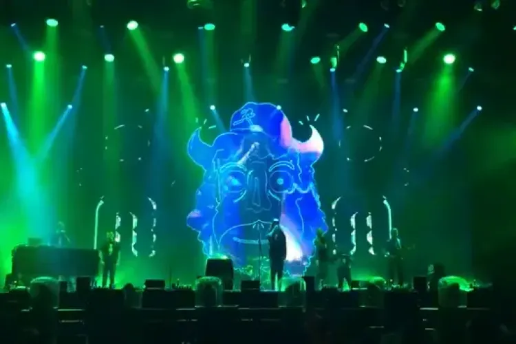 Scandal de zile mari în traficul spre Electric Castle! Un artist care a cântat pe Mainstage s-a luat la ceartă cu un șofer. Au intervenit polițiștii