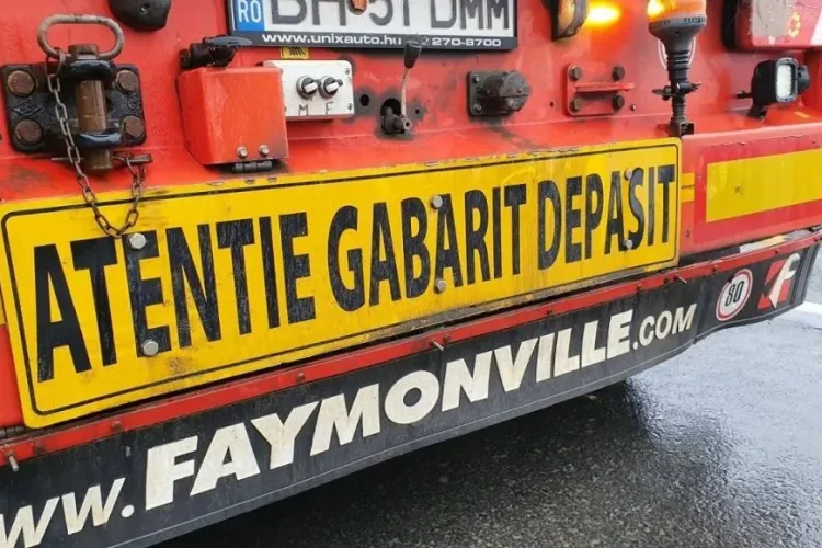 Șoferi, fiți cu ochii în patru! Trei transporturi agabaritice tranzitează Clujul. Vezi ce traseu vor avea