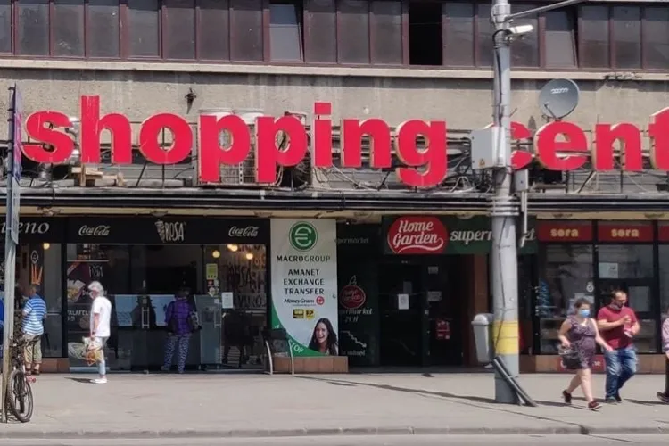 Incident într-un autobuz CTP din Cluj-Napoca. Trei tineri au fost dați afară după un schimb de replici cu șoferul: ,,Să nu vă dau niște capace” - VIDEO