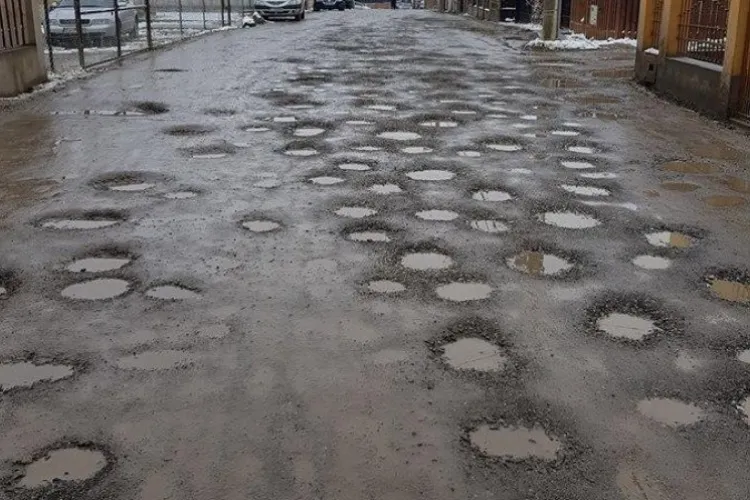 Revolta unui clujean din cartierul Iris: „Stăm în mijlocul Clujului, dar avem nevoie de mașină de teren să ajungem acasă”  