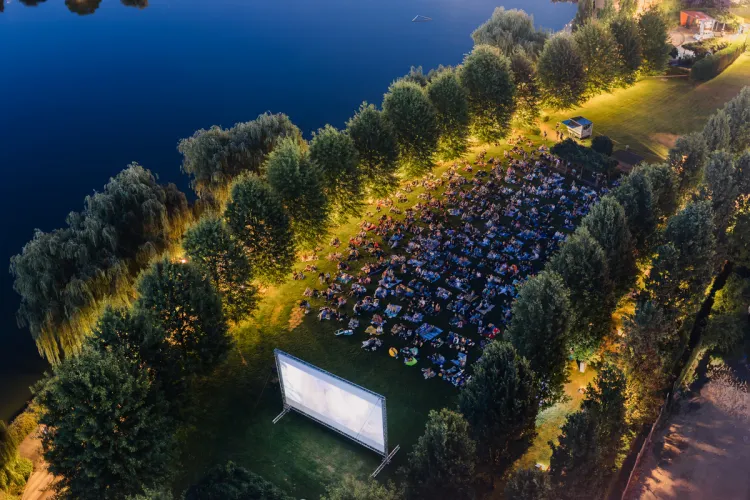 Movie Nights și Teatrul de păpuși aduc bucuria copilăriei în Iulius Parc