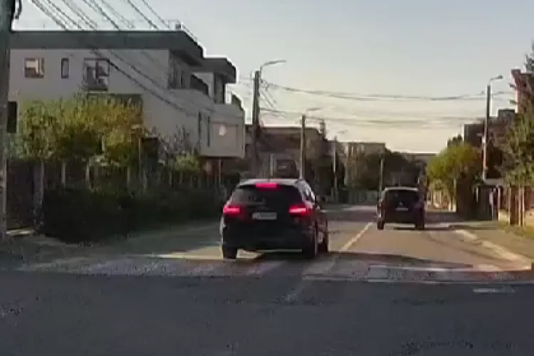 Șofer surprins în timp de depășește pe linie continuă și o trecere de pietoni pe o stradă din Cluj: ,,Tot ajungem deodată” - VIDEO