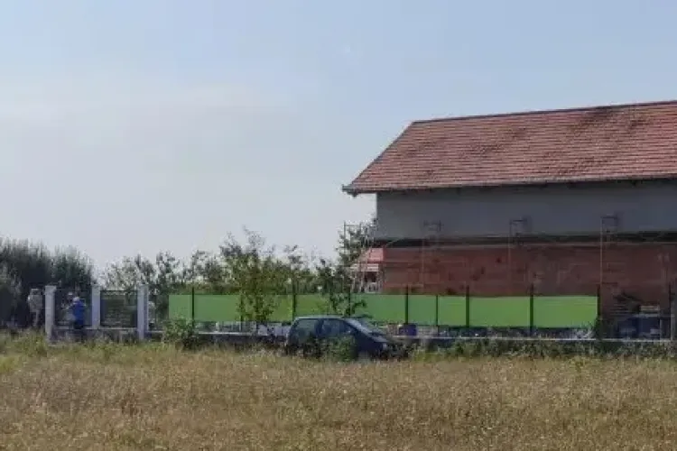 Incendiu la mansarda unei case din Cluj. Pompierii au intervenit de urgență