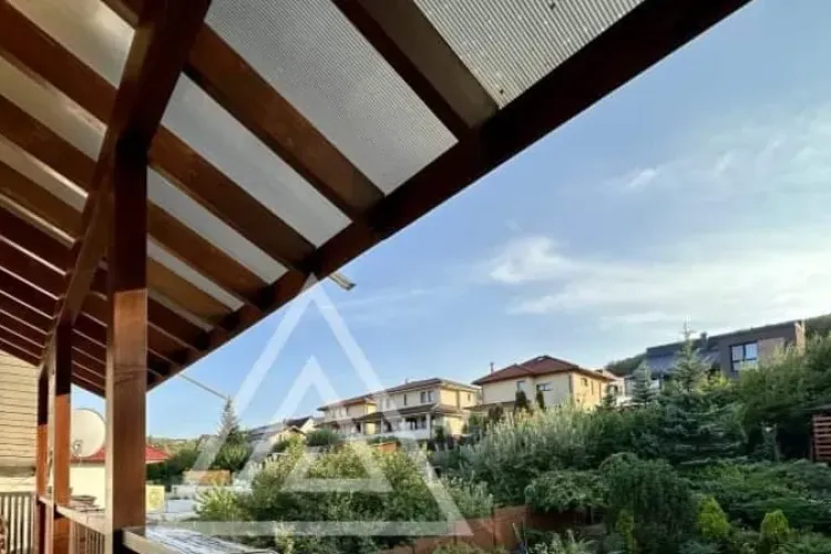 Cât a ajuns să coste o casă în Cluj. Nici dacă muncești două vieți nu-ți permiți, dar e fain la Cluj: „Parcă ai avea Grădina Botanică la tine acasă”