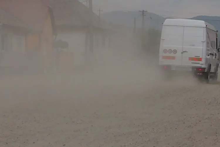 Clujenii din Borhanci, sub un nor de praf din cauza lucrărilor pentru bazinul de înot: „Aspiri în locuință și aduni pământ”