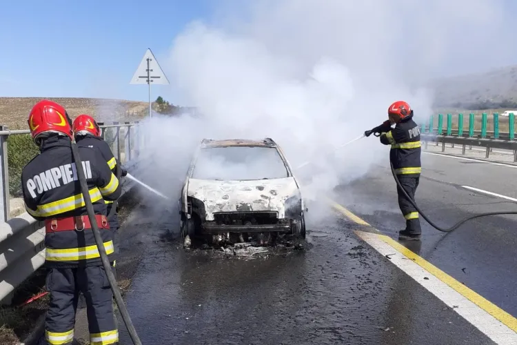 Mașină în flăcări pe Autostrada Transilvania! Intervin pompierii clujeni - FOTO