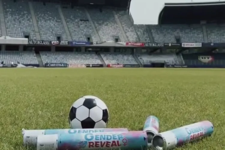 VIDEO. Bucurie mare în familia unui fotbalist de la „U”! A aflat chiar pe Cluj Arena că va fi tată de băiat 