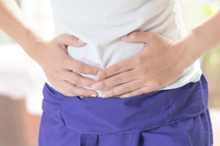 Tot mai mulți tineri sunt diagnosticați cu cancer de colon. Cum se manifestă boala și de ce apare tot mai des la persoane sub 50 de ani