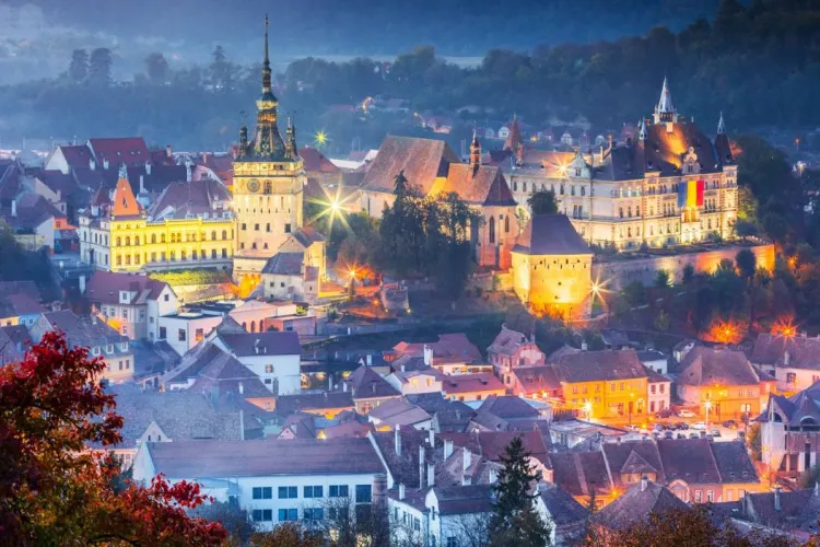 Ce poți face în singurul oraș medieval locuit din Europa! Localitatea din Ardeal atrage mii de turiști cu atmosfera sa de poveste