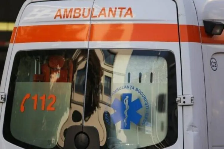 Accident rutier în Orăștie! Trei persoane au fost transportate de urgență la spital 
