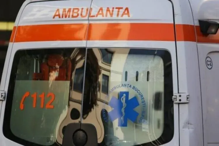Accident în Feleacu, județul Cluj! O mașină s-a răsturnat / Medicii intervin de urgență