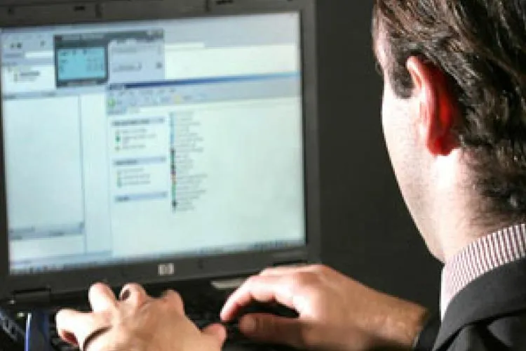 Hacker în timpul liber! Un clujean de 47 de ani a fost vizitat de DIICOT după ce a ,,spart” un cont de pe o rețea de socializare/ A fost dus la audieri