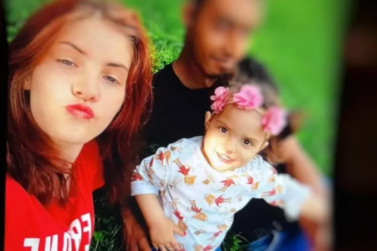 Alertă în Cluj-Napoca: O mămică tânără în vărstă de 20 de ani și fiica ei de trei ani, au dispărut! Au plecat de acasă și nu au mai revenit FOTO