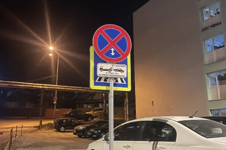 La Cluj e posibil orice! Semne de circulație legate cu sârmă pe Bulevardul Muncii: ,,Dorel a făcut-o din nou” - FOTO 
