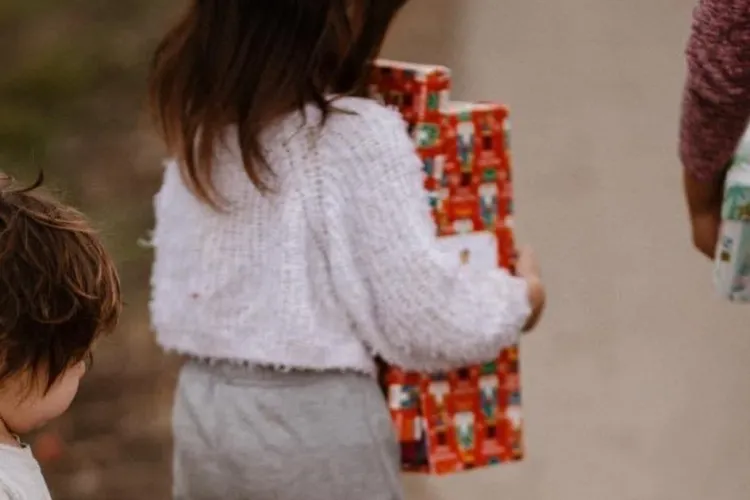 Speranță și bucurie pentru 500 de copii! O femeie din Cluj vrea să aducă magia sărbătorilor în inimile celor aflați în nevoie