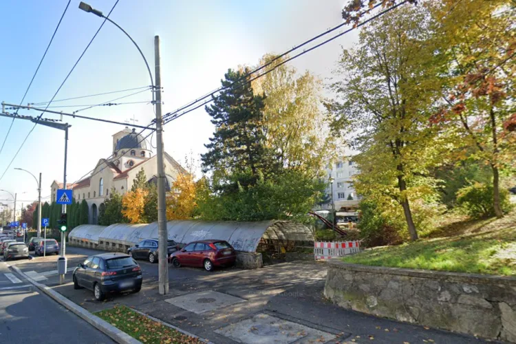 Pasaj pietonal din Mănăștur, folosit pe post de toaletă publică: „Este un focar de infecție, plin de dejecții umane”