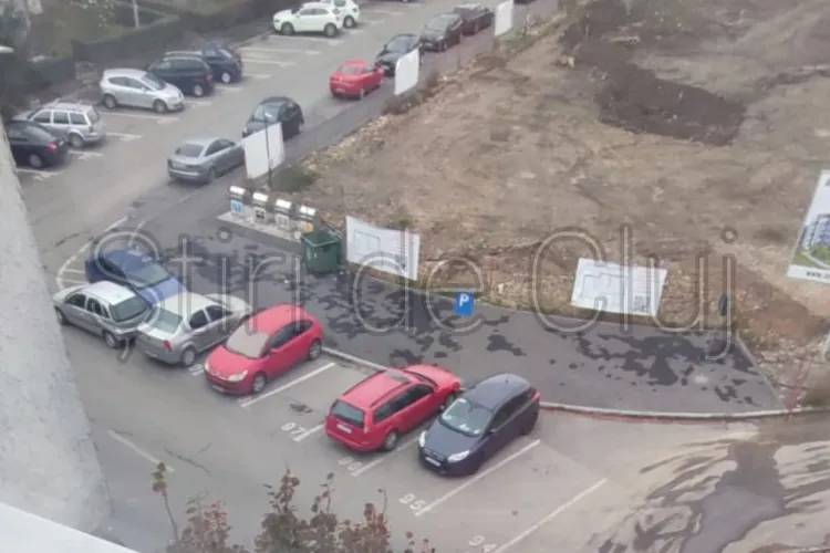 Clujenii de pe o stradă din cartierul Între Lacuri, revoltați pe Primărie că plătesc locuri de parcare FANTOMĂ. „În acte figurează, în realitate nu există”