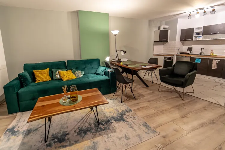 Scandal pe internet din cauza unui apartament de 339.000 euro din centrul Clujului! Cei care nu-și permit, îndemnați să ia „Nurofen” pentru dureri de cap