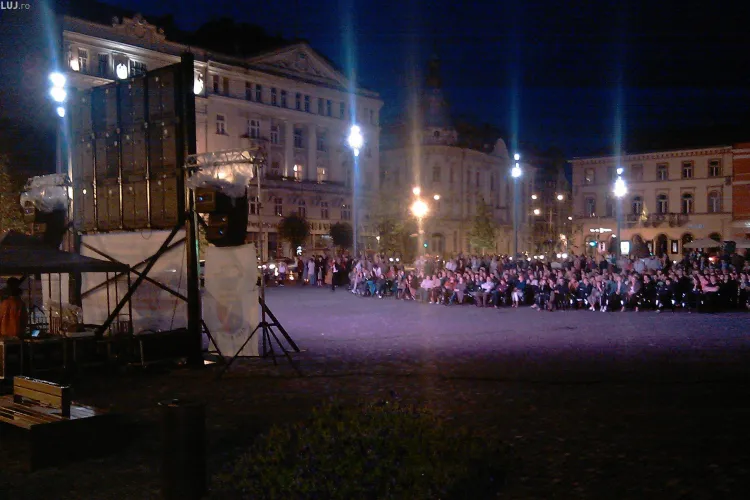 Spectacolul Tosca, transmis in aceasta seara, in Piata Unirii, direct de la Valencia