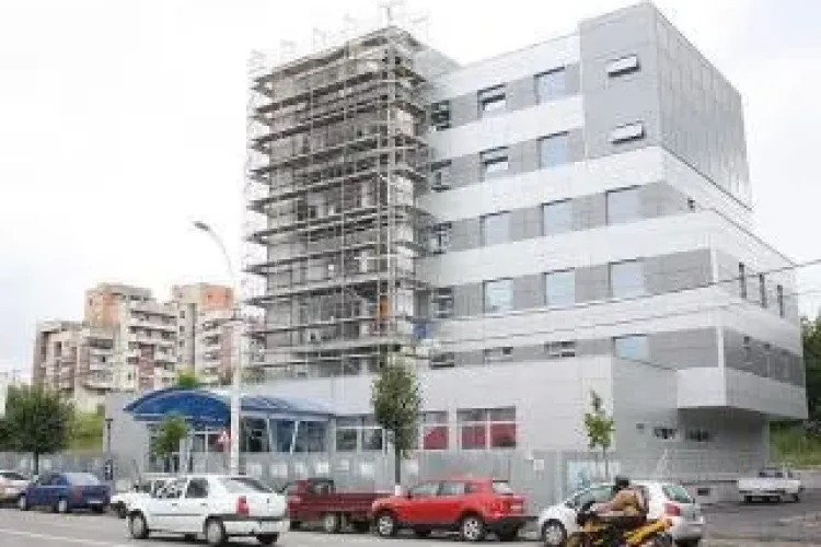 Consiliul Judetean Cluj organizeaza licitatii pentru cumpararea de mobila pentru noul sediu, dar nu are bani sa plateasca