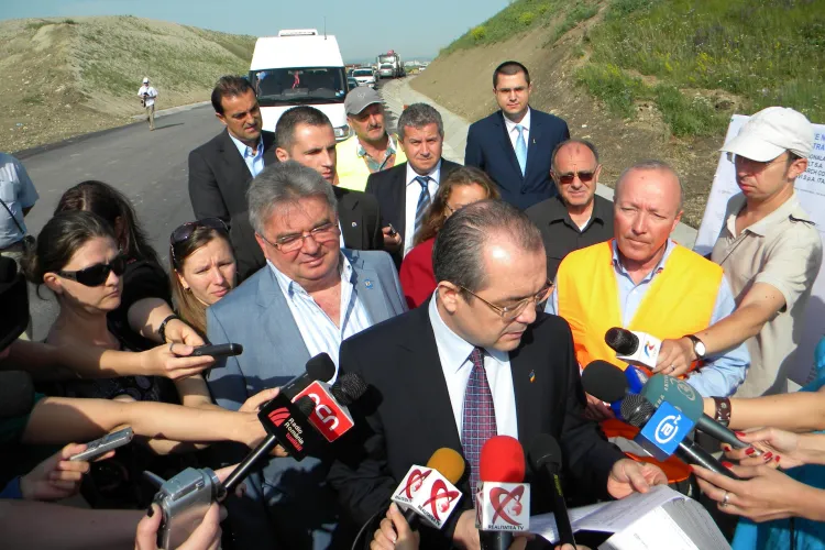 Emil Boc, in vizita la centura Bulevardul Muncii - Apahida: "Nu am vazut-o gata nici ca primar, nici ca premier" VIDEO