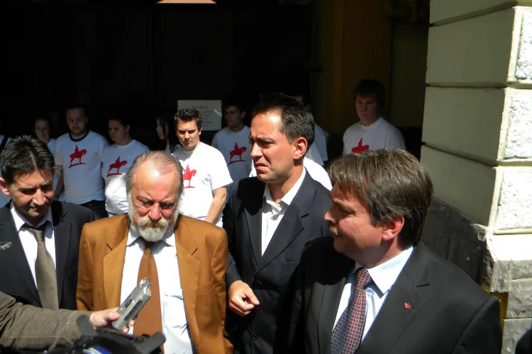 Protest UDMR in Consiliul Local: Ungurii vor sa rupa coalitia locala cu PDL - VIDEO