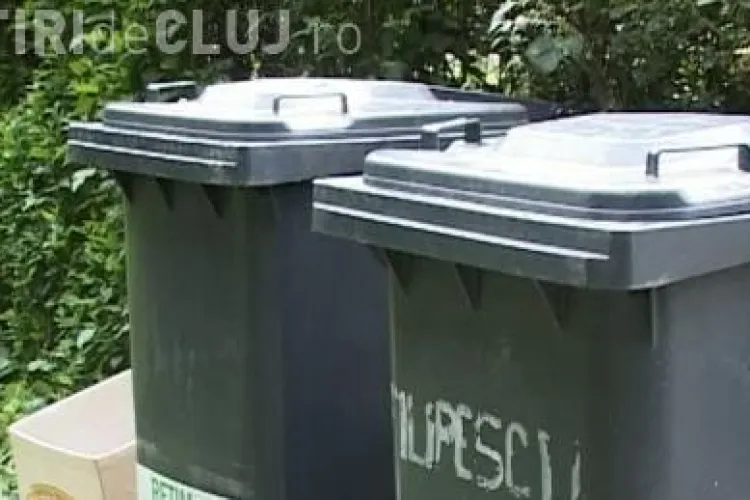 O batrana a aruncat la gunoi 10.000 de euro