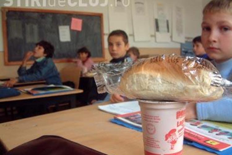 Consiliul Judetean Cluj, acuzat ca a "directionat" licitatia pentru cornul si laptele elevilor
