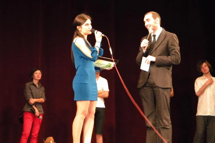 Oana Bozga, castigatoarea "Studentii au talent", vrea sa devina o artista de muzica populara. VEZI cum a cantat VIDEO