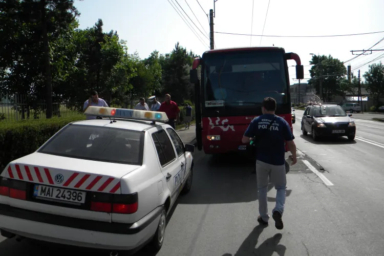 Accident pe strada Traian Vuia! O femeie a fost ranita in urma unui accident produs langa Aeroportul din Cluj - FOTO