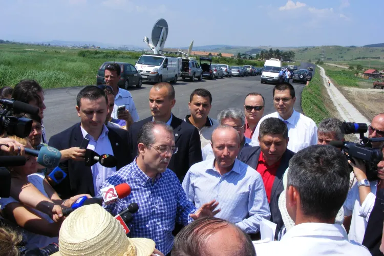 Sultanul Boc, catre Ioan Pantelimon, seful Drumurilor: Daca centura nu e pana in 2 iulie, unde iti stau picioarele ii va sta si capul VIDEO