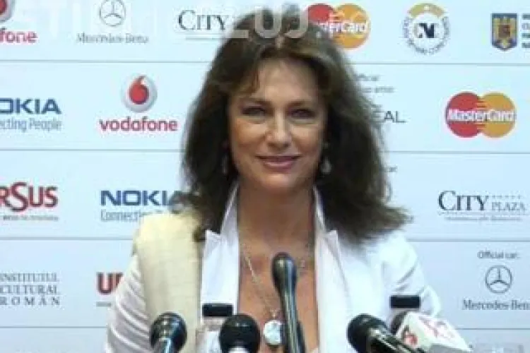 TIFF 2011: Jaqueline Bisset a primit premiul pentru contributia adusa cinematografiei mondiale VIDEO