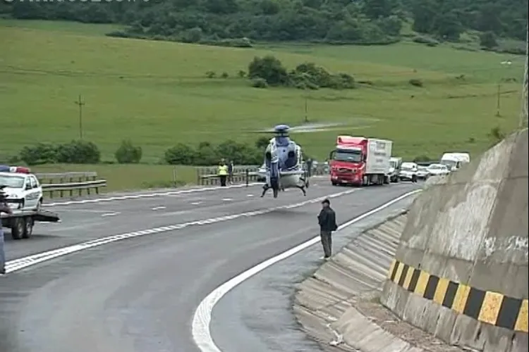 Un TIR a iesit in "decor" la Paniceni, in acelasi loc in care a avut loc accidentul de joi, soldat cu un mort