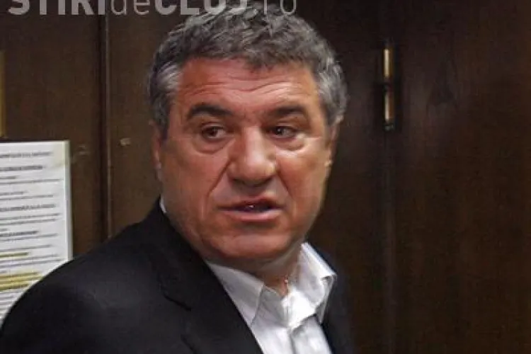 Victor Becali, accident cu Bentley -ul! Impresarul a lovit un om FOTO