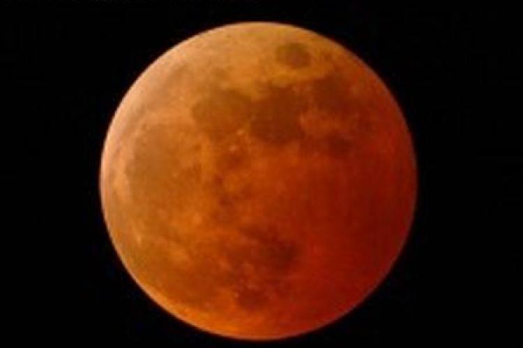 Eclipsa totala de Luna in noaptea de 15-16 iunie VIDEO