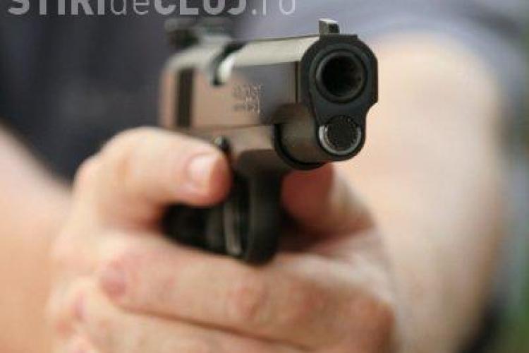Un politist si-a executat parintii in Oradea, dupa care a vrut sa isi puna capat zilelor